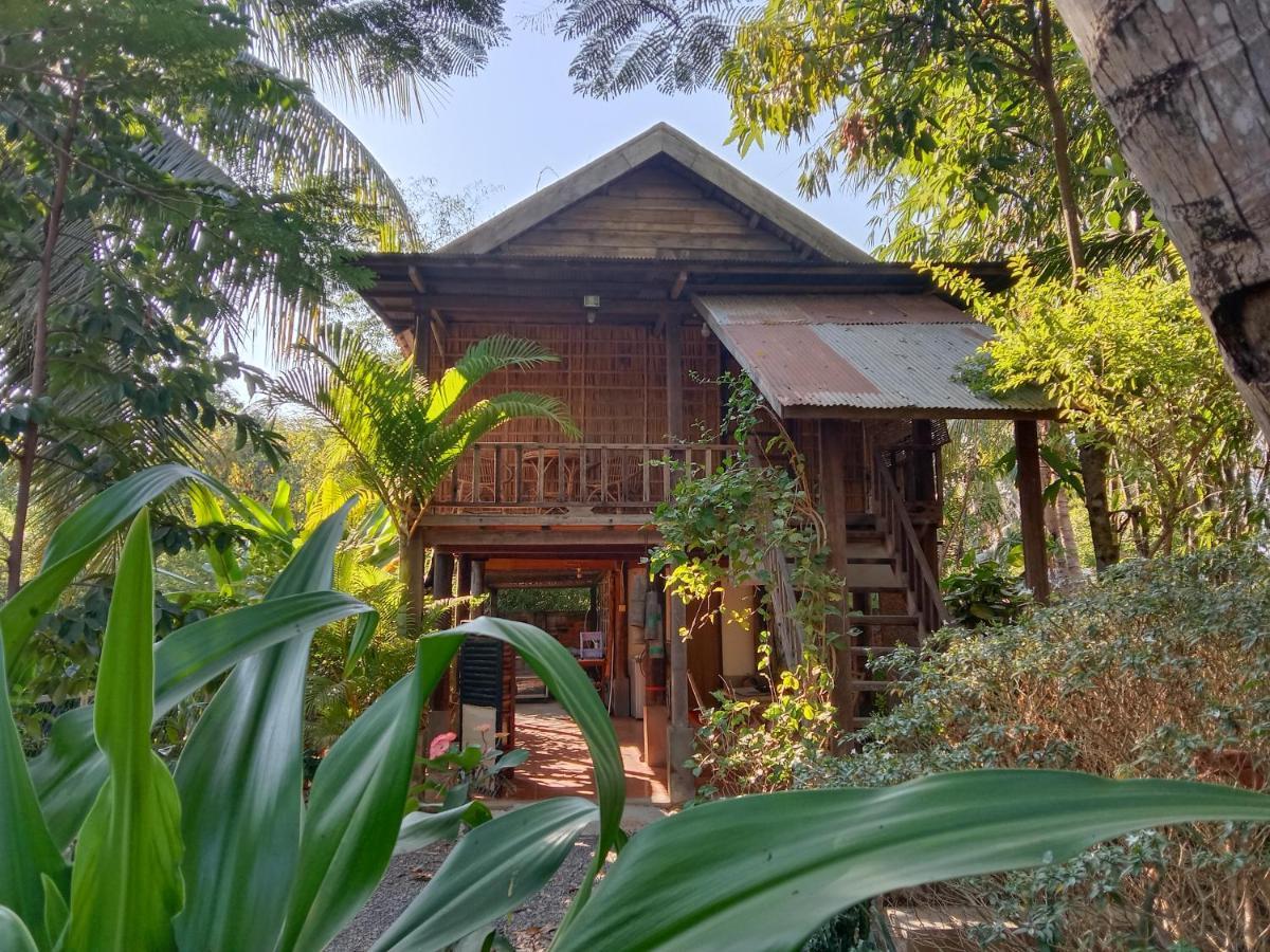 O'Hamok Family Homestay Battambang Exterior photo