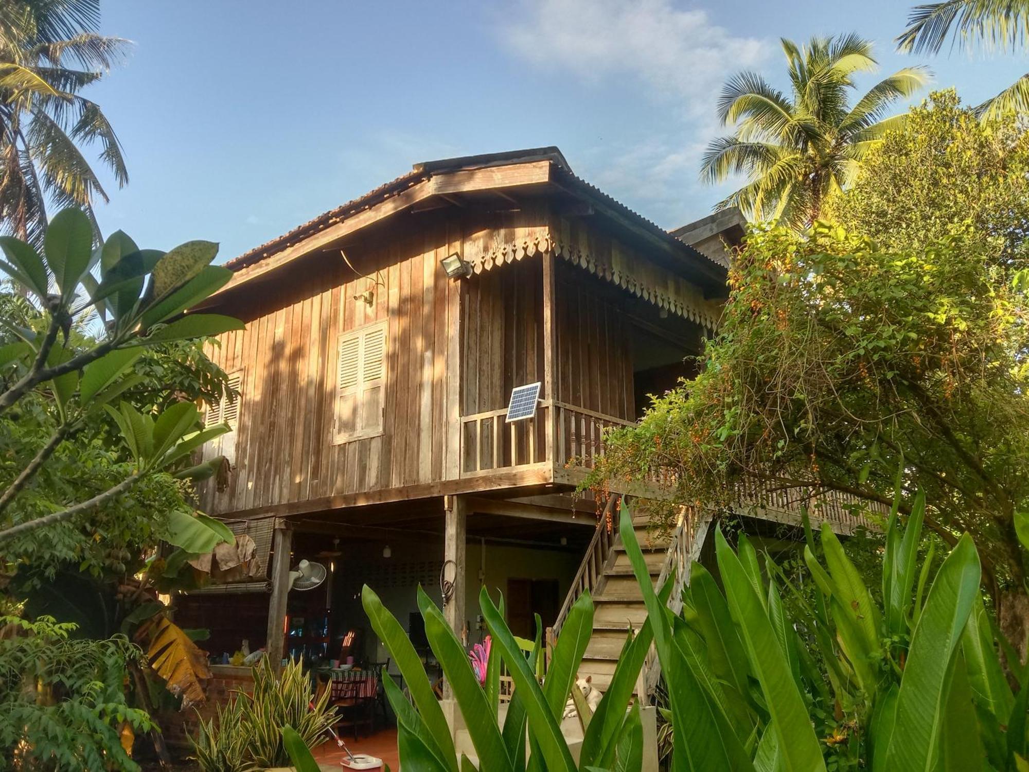 O'Hamok Family Homestay Battambang Exterior photo